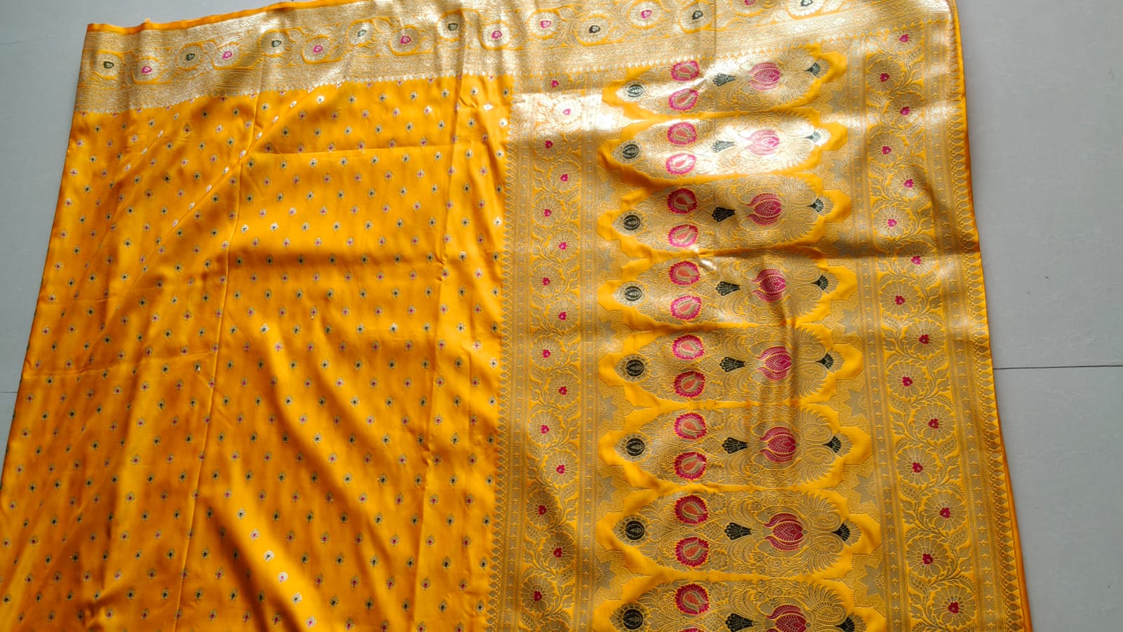 OWLSKY, SASSY & STYLO Women's Handloom Pure Banarasi Silk Saree with Jacquard Woven Floral/Paisley Butti with Rich Contrast Zari Border & Grand Rich Designer Woven Pallu