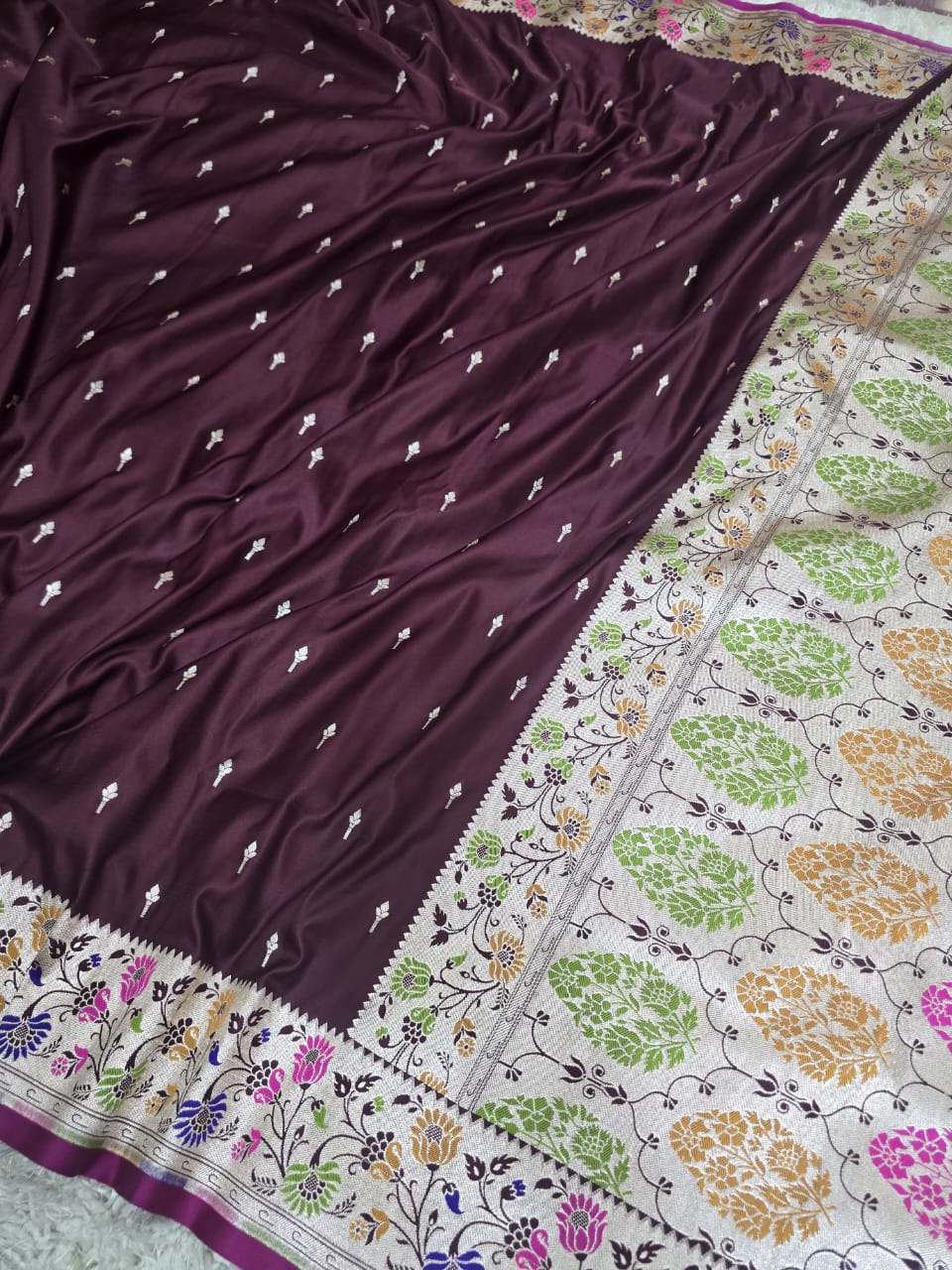 OWLSKY, SASSY & STYLO Women's Handloom Pure Banarasi Silk Saree with Jacquard Woven Floral/Paisley Butti with Rich Contrast Zari Border & Grand Rich Designer Woven Pallu