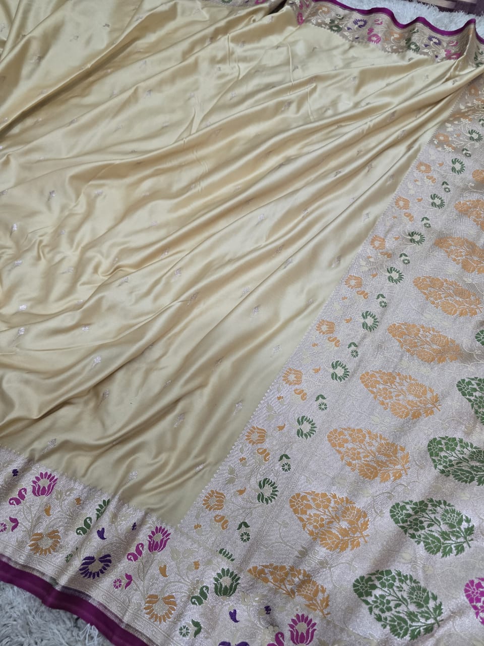 OWLSKY, SASSY & STYLO Women's Handloom Pure Banarasi Silk Saree with Jacquard Woven Floral/Paisley Butti with Rich Contrast Zari Border & Grand Rich Designer Woven Pallu